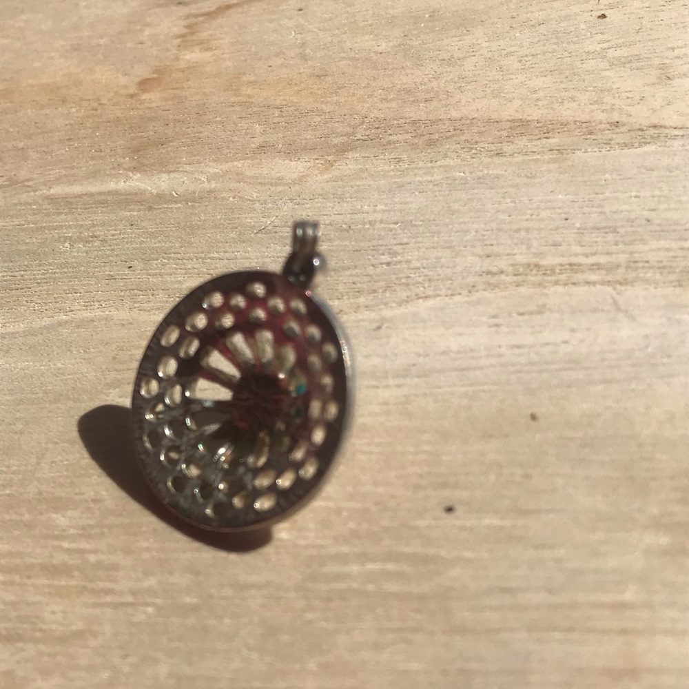 Circular Turquoise Pendant - Picture 3 of 4